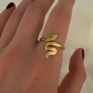 Ellie Vail serpant ring